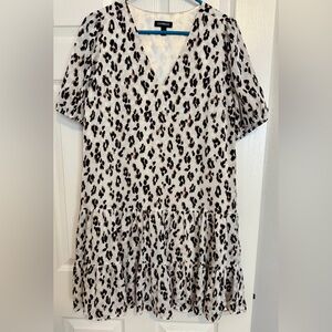 Express White and Black Leopard Print V-Neck Tiered Trapeze Dress